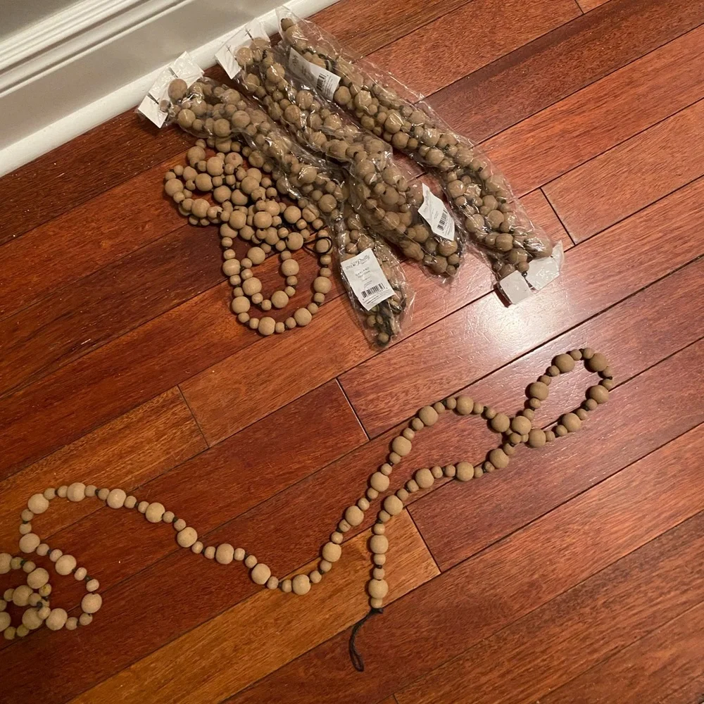 5 strands of wooden garland